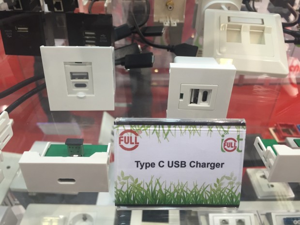 Langjährige Cebit-Besucher kennen Full Enterprise. Diese Dosen werden aber nicht direkt von Full verkauft. (Foto: Andreas Sebayang/Golem.de)