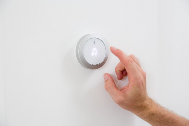 Mit Nuimo können Smart-Home-Geräte mit einem Schalter bedient werden. (Bild: Martin Wolf/Golem.de)