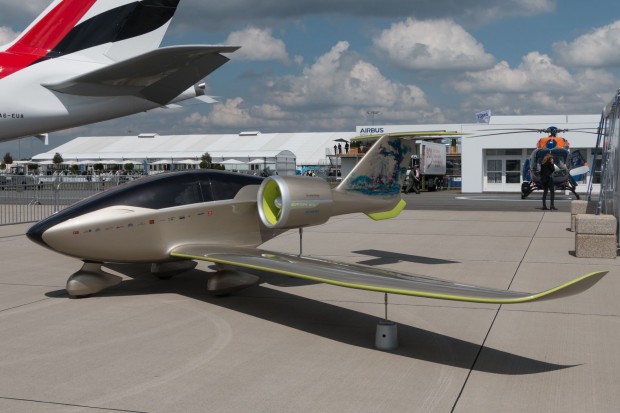 Experimentell: der Elektroflieger E-Fan.... (Foto: Werner Pluta/Golem.de)D