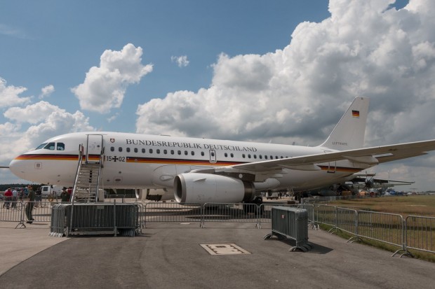 Mit diesem Airbus der Flugbereitschaft fliegen unter anderem Bundestagsabgeordnete. (Foto: Werner Pluta/Golem.de)