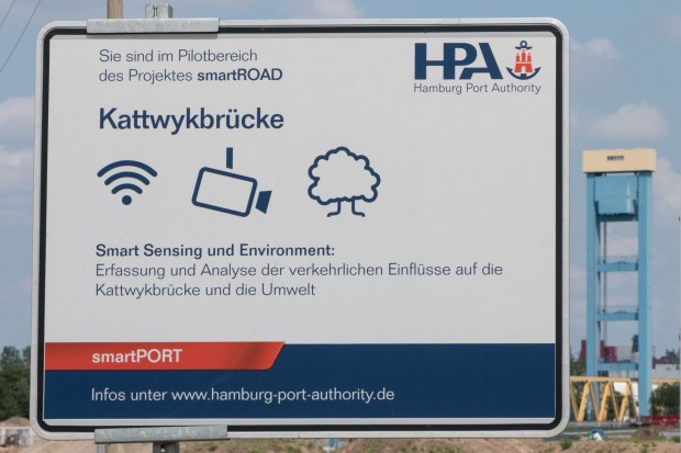 Sie sollen Schäden frühzeitig erkennen und einen Ausfall der Brücke verhindern. (Foto: Werner Pluta/Golem.de)