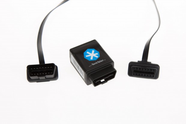 Zusammen mit dem Verlängerungskabel lässt sich der Tanktaler-Stecker problemlos installieren. (Foto: Martin Wolf, Golem.de)