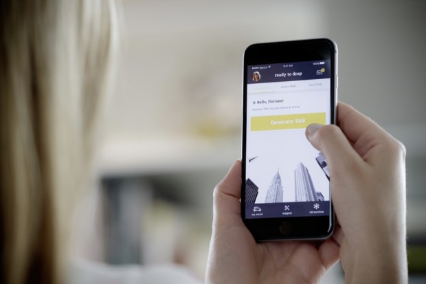 In-Car-Delivery von DHL und Smart (Bild: Smart)