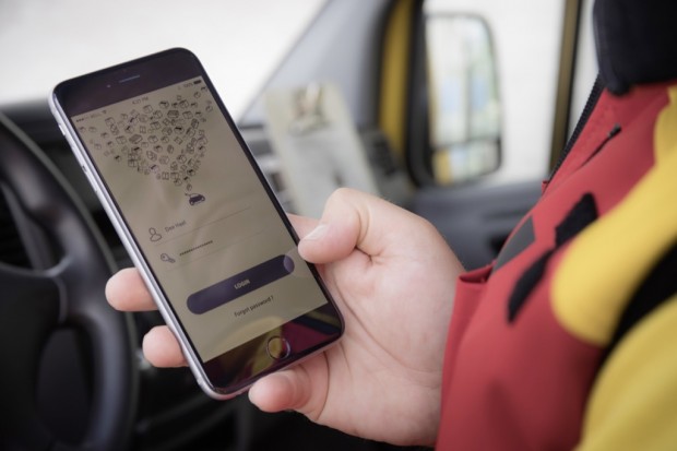 In-Car-Delivery von DHL und Smart (Bild: Smart)
