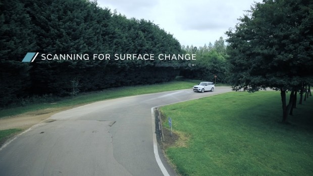 Oberflächenerkennung (Bild: Jaguar Land Rover)