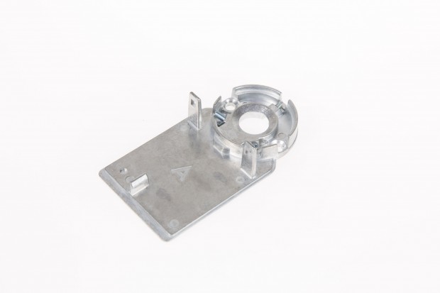 Die schraubbare Halteplatte des Nuki-Schlosses (Bild: Martin Wolf/Golem.de)