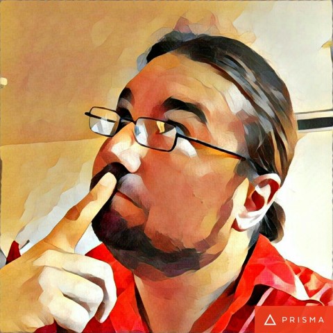 Der Autor sinniert über den nächsten Filter. (Bild: Prisma, Tobias Költzsch/Golem.de)