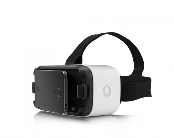 Für einen Aufpreis erhalten Käufer noch ein Cardboard-kompatibles VR-Headset zum Smartphone dazu. (Bild: Vodafone)