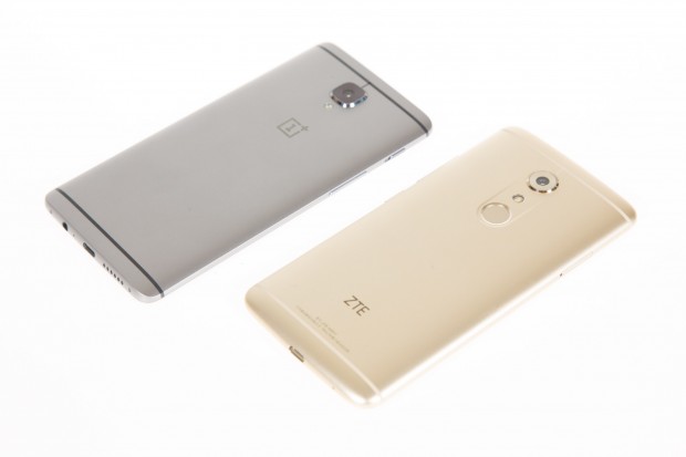 Beide Geräte unterscheiden sich vom Design her merklich. (Bild: Martin Wolf/Golem.de)