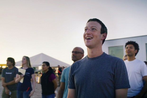 Facebook-Chef Mark Zuckerberg war beim Erstflug dabei. (Bild: Facebook)