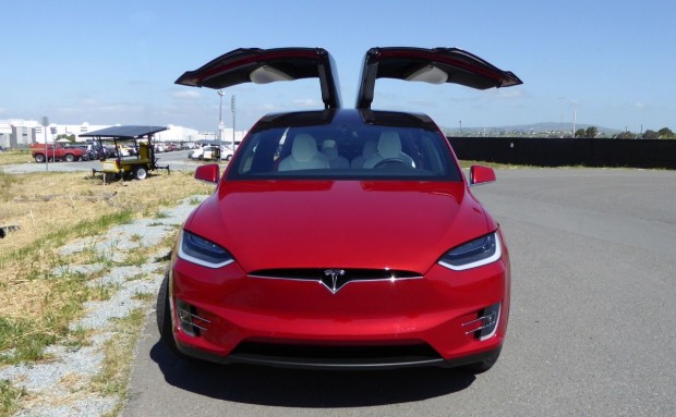 Teslas neues Auto, das Model X (Foto: Dirk Kunde)