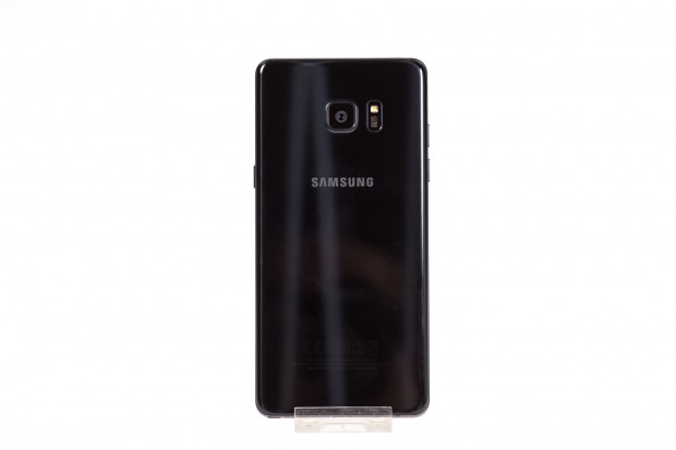 Das Gehäuse des Galaxy Note 7 ist auf der Rückseite aus Gorilla Glass 5, das besonders bruchfest sein soll. (Bild: Tobias Költzsch/Golem.de)