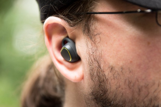 In unserem Test saßen die Gear IconX immer fest im Ohr. (Bild: Martin Wolf/Golem.de)