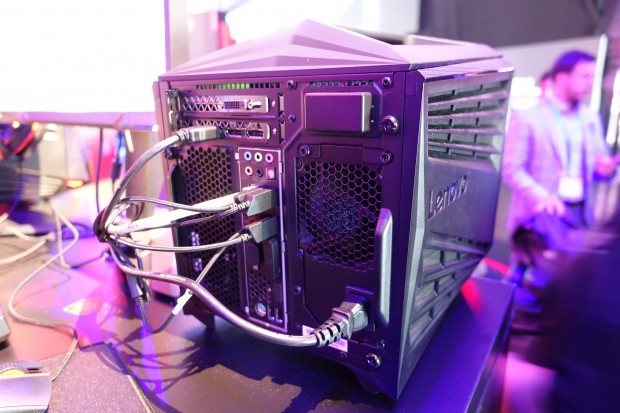 Ideacentre Y710 Cube (Bild: Sebastian Wochnik/Golem.de)