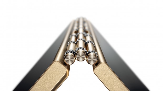 Das Kettenscharnier besteht aus 130 Einzelteilen. (Bild: Lenovo)