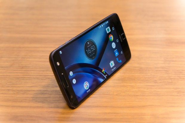 Moto Z mit Lautsprecher-Mod (Bild: Martin Wolf/Golem.de)