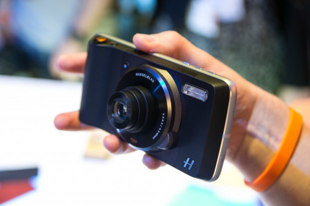 Moto Z Play mit Hasselblad-Mod (Bild: Martin Wolf/Golem.de)