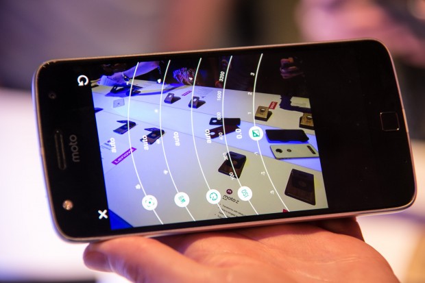 Hasselblad-Mod bietet manuelle Bildeinstellungen. (Bild: Martin Wolf/Golem.de)