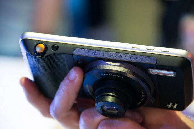 Moto Z Play mit Hasselblad-Mod (Bild: Martin Wolf/Golem.de)