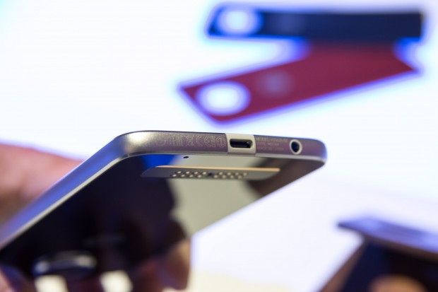 Das Moto Z Play hat noch eine Klinkenbuchse. (Bild: Martin Wolf/Golem.de)