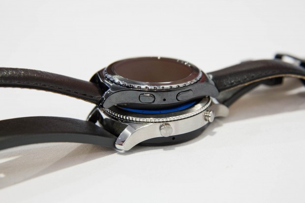 Die neuen Uhren sind auch dicker als die Vorgänger. (Bild: Martin Wolf/Golem.de)