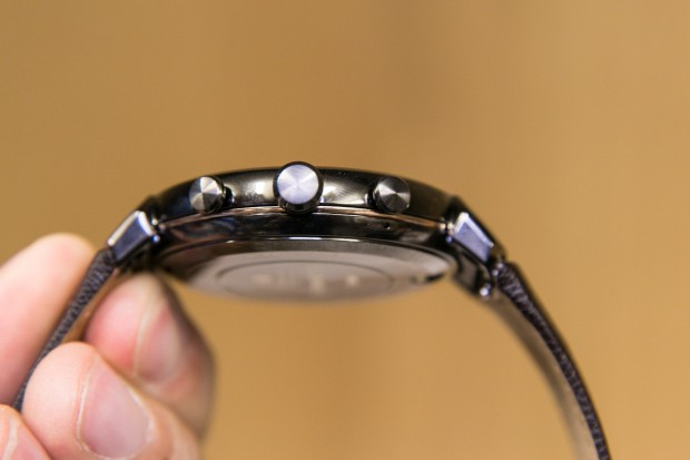 Zwei der drei Bedienknöpfe sind vom Nutzer konfigurierbar. (Bild: Martin Wolf/Golem.de)