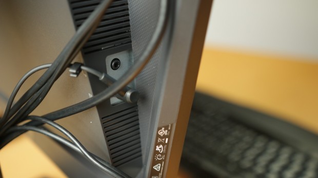 Einen Lautsprecher bietet der Monitor nicht - daf&uuml;r aber einen Kopfh&ouml;rerausgang. 