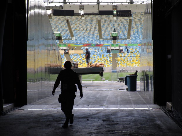 Durch diesen Zugang wird das Maracanã beliefert. (Bild: Felix Lill)