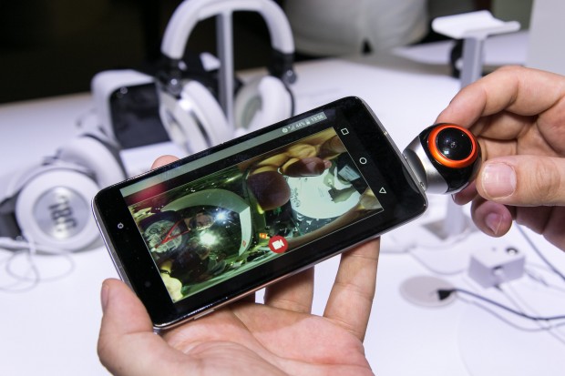 Die uns gezeigte Version der Kamera-App befindet sich noch im Betastadium - entsprechend sind die Funktionen eingeschränkt. (Bild: Martin Wolf/Golem.de)