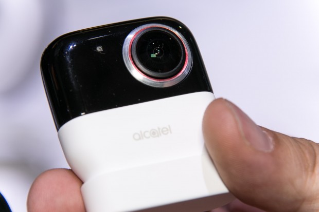 Das eckige, flache Modell der 360 Camera (Bild: Martin Wolf/Golem.de)