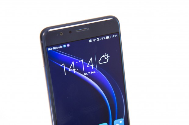 Das Display ist 5,2 Zoll groß und hat eine Auflösung von 1.920 x 1.080 Pixeln. (Bild: Martin Wolf/Golem.de)