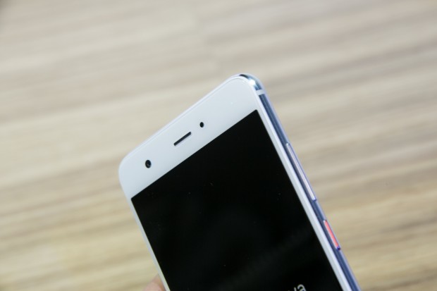 Im Inneren arbeitet ein Snapdragon 625. (Bild: Martin Wolf/Golem.de)