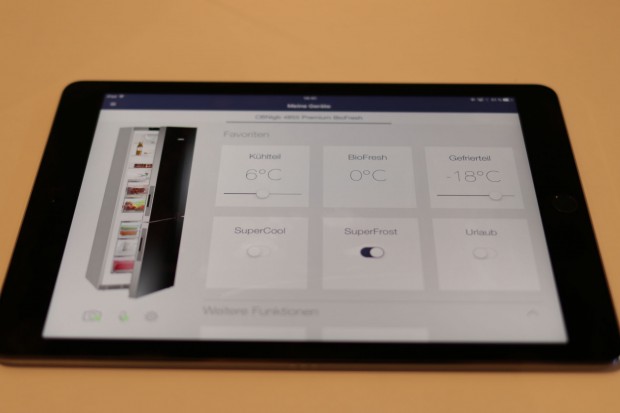 Über die Liebherr-App können einige Funktionen des Kühlgerätes aus der Ferne gesteuert werden. (Bild: Michael Wieczorek/Golem.de)