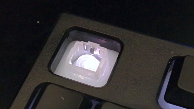 Stempel mit darunter liegender LED und Membran (Foto: Marc Sauter/Golem.de)