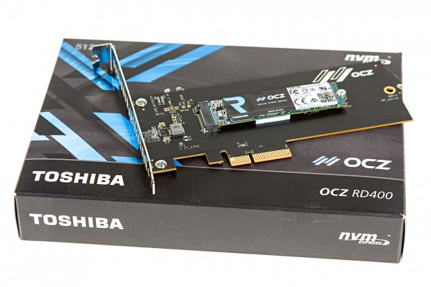Toshiba verkauft die OCZ RD400 auch mit Adapter. (Foto: Martin Wolf/Golem.de)