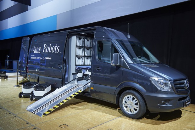 Daimlers Vision Van k&ouml;nnte als rollender Hub f&uuml;r die Roboter eingesetzt werden. (Foto: Daimler)