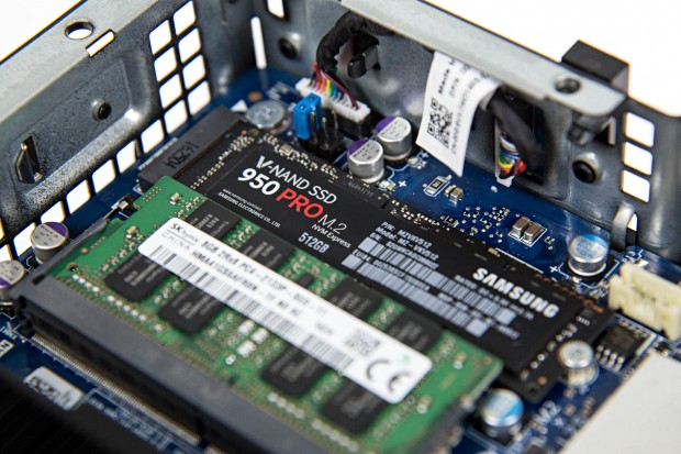 Die 950 Pro wird nicht mitgeliefert. (Foto: Martin Wolf/Golem.de)