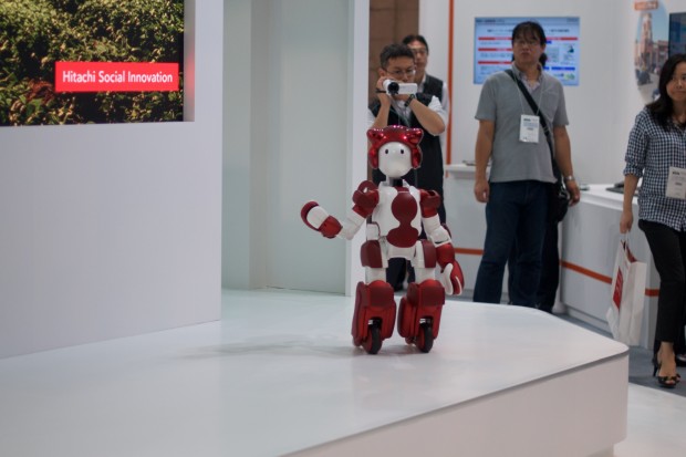 ... und kann gestikulieren. (Foto: Andreas Sebayang/Golem.de)