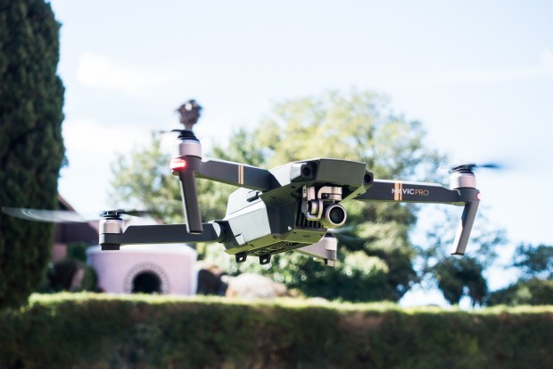 Der Mavic Pro während des Fluges (Bild: Tobias Költzsch/Golem.de)