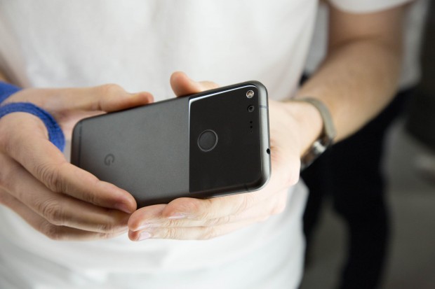 Pixel-Smartphone (Bild: Martin Wolf/Golem.de)