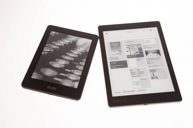 Amazons Kindle Voyage wirkt mit dem 6-Zoll-Bildschirm klein im Vergleich zum Aura One. (Bild: Martin Wolf/Golem.de)