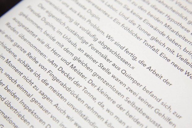 Die hohe Displayaufl&ouml;sung sorgt f&uuml;r ein scharfes Schriftbild. (Bild: Martin Wolf/Golem.de)