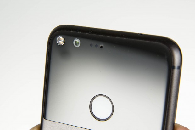 Die Kamera auf der Rückseite hat eine Auflösung von 12,3 Megapixeln und bietet eine gute Bildqualität. (Bild: Martin Wolf/Golem.de)