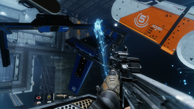 Der blaue Geisterjäger zeigt uns eine Sprungsequenz. (Screenshot PS4: Golem.de)