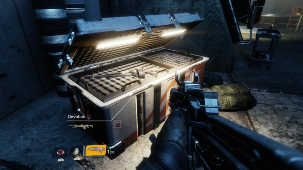 Munition ist praktisch nie knapp, neue Waffen gibt es unter anderem in Schatzkisten. (Screenshot PS4: Golem.de)