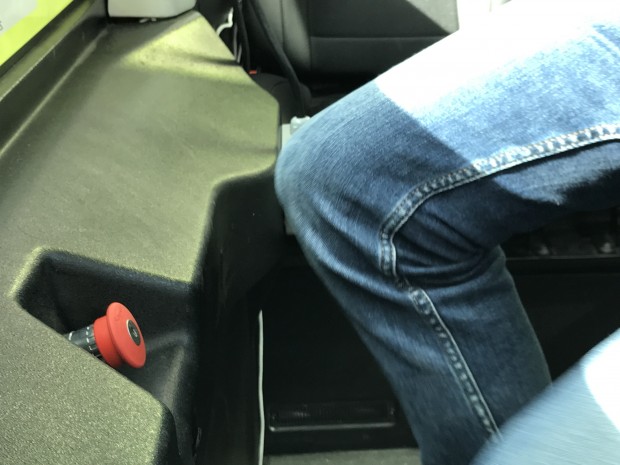 Im Inneren des Wurbie gibt es einen Nothaltknopf. (Bild: Tobias Költzsch/Golem.de)