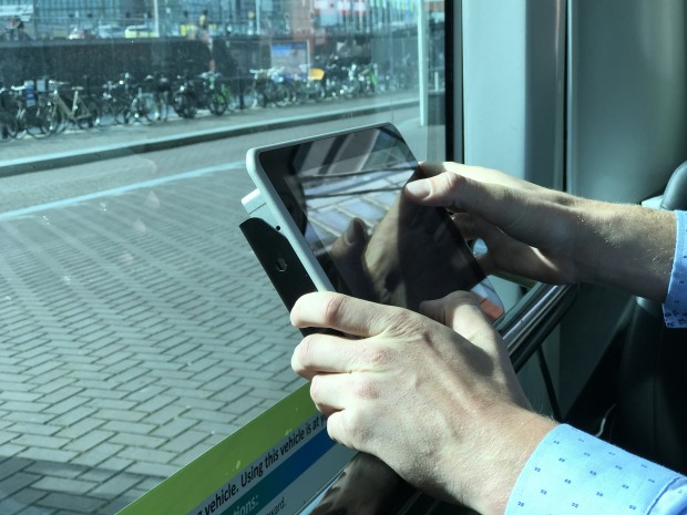 Bei unserer Testfahrt war ein Wepod-Mitarbeiter an Bord, der in zwei Situationen eingriff. (Bild: Tobias Költzsch/Golem.de)