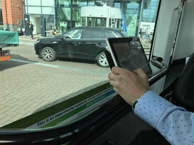 Im regulären Testbetrieb fährt Wurbie maximal 25 km/h, wir waren mit 6 und 12 km/h unterwegs. (Bild: Tobias Költzsch/Golem.de)