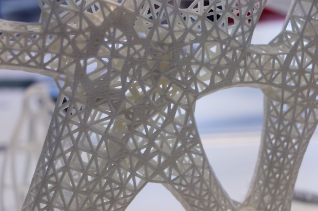 Der Weg zum Erfolg sei die Kombinat aus bionischem Design und 3D-Druck, sagt Bastian Schäfer von Airbus. (Foto: Werner Pluta/Golem.de)