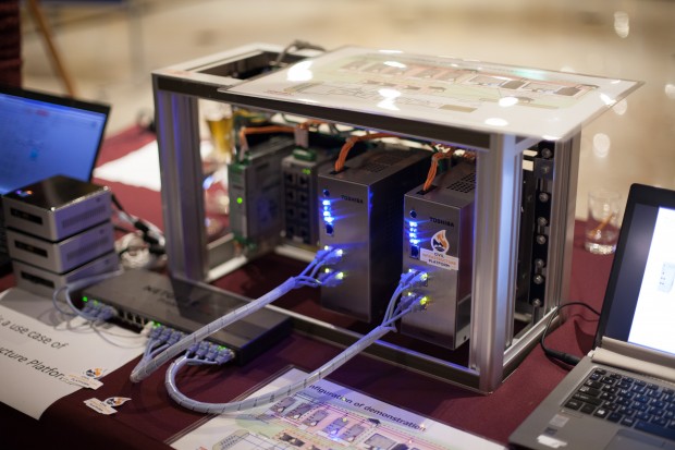 ... und in einem Modellaufbau simuliert. (Quelle: The Linux Foundation - CC-BY 2.0)